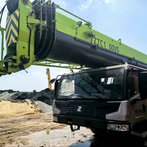 Grue mobile sur camion Zoomlion ZTC1000V5 d'occasion, marque chinoise d'origine, capacité de 100 tonnes, disponible à Dubaï - Product Image 1