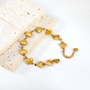 Bracelet en acier inoxydable plaqué or 18 carats avec pendentif cœur, bracelet à maillons en forme de cœur pour femmes - Product Image 3