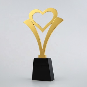 Souvenir Cadeau Globe terrestre Couronne en métal Trophée en résine <span class=keywords><strong>Prix</strong></span> de compétition Coupe des champions Trophées Récompenses - Product Image 2