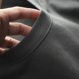 เสื้อยืดผู้ชายผ้าคอตตอนหนานุ่มคุณภาพสูง พิมพ์ลายเรียบง่าย สไตล์วินเทจ ทรงโอเวอร์ไซส์ ล้างสีแบบแอซิดวอช ไซส์พลัส สำหรับผู้ชาย - Product Image 1