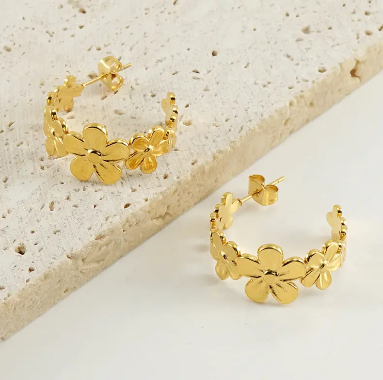 Gioielli in acciaio inossidabile orecchini a cerchio a forma di C orecchini placcati in oro 18 carati orecchini a bottone con Design geometrico Vintage Daisy Florets
