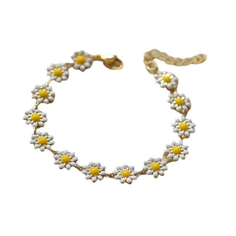 White daisy bracelet
