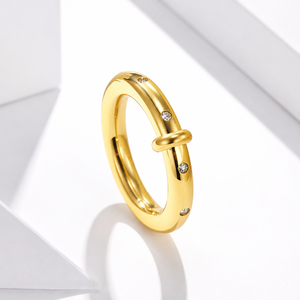 แหวนวงแหวนเซอร์โคเนีย สแตนเลสสตีล ชุบทอง 14K แบบสุญญากาศ พร้อมดีเทลห่วง ขนาดกว้าง 0.35 ซม. ไซส์ US 7 เครื่องประดับ - Product Image 1