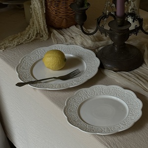 <span class=keywords><strong>Vajilla</strong></span> de Cerámica <span class=keywords><strong>Blanca</strong></span> Pura con <span class=keywords><strong>Relieve</strong></span> Retro Francés y Borde en Forma de Pétalo para Servir Postres, Desayunos, Ensaladas y Café - Product Image 3