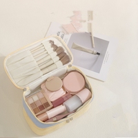 Tas Makeup Warna-warni Dua Lapis Custom untuk Wanita, Tas Organizer Alat Rias dengan Bukaan Lebar, Tas Kosmetik Portabel untuk Perjalanan dengan Pegangan