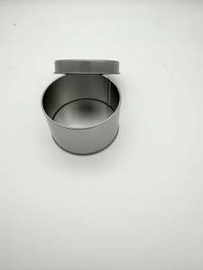 מאפרה ממתכת עגולה עם חורים, מיכל סיגריות ממתכת לחדר עישון, לרכב או לשימוש חיצוני - Product Image 3