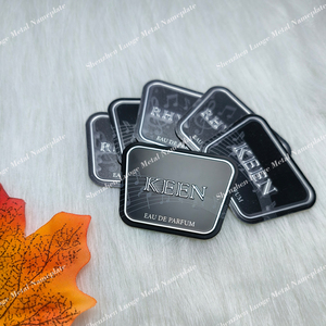 Autocollants de logo en métal gaufré brossés personnalisés étiquettes de bouteille de parfum en aluminium avec étiquettes imprimées plaques de logo gaufré - Product Image 3