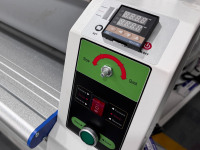 Laminateur à chaud/froid Dmais Factory 800 mm avec imprimante UV DTF à feuille d'or, moteur électrique automatique, emballages en carton