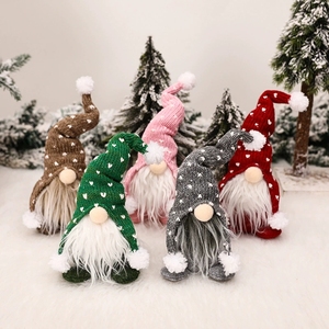 Nouvelle poupée de Noël en forme d'homme de la forêt avec barbe blanche et design sans visage, bonnet tricoté, pose assise, décoration pour table - Product Image 1