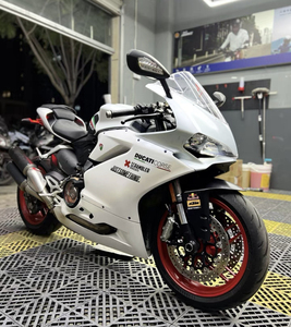 <span class=keywords><strong>Moto</strong></span> d'occasion haute performance blanche pour moteur <span class=keywords><strong>Ducati</strong></span> 959cc - Product Image 2