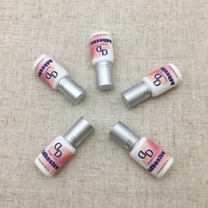 กาวติดขนตา DRAGONLASH Medical Glue 1s ชนิดกาวติดขนตาแห้งเร็ว 1 วินาที กลิ่นน้อย ไม่แสบตา ปราศจากการทดลองกับสัตว์  วีแกน  ชนิดน้ำ 5 มล. กาวสำหรับดวงตาที่บอบบาง - Product Image 3
