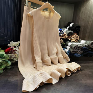 Hong Kong lotus leaf flap moda senza maniche gilet top + gonna a pieghe alla moda set due pezzi - Product Image 4