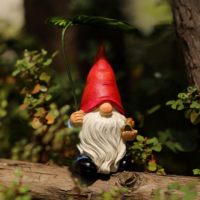Statue de gnome de jardin avec parapluie en forme de feuille, décoration extérieure pour les amateurs de gnomes et les passionnés de jardin