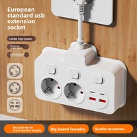 Adaptador de Enchufe Europeo de 13A, Regleta de Alimentación Multicontrol con Cargador USB Rápido y Adaptador Tipo-C con Múltiples Puertos