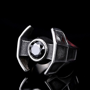 Anillos de acero inoxidable con diseño de nave espacial de Star Wars, venta al por mayor, con esmalte negro, sin piedra, colores personalizados aceptados - Product Image 3