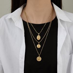 Nuevo Diseño 2025, Venta al por Mayor, Colgante de Moneda Romana en Acero Inoxidable con Baño de Oro PVD de 18K, Resistente al Deslustre - Product Image 3