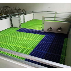 Suelo de Plástico con Rejillas Anti-Mordidas y Estructura Irrompible, Rejilla de Plástico para Cría de Lechones y Cerdas - Product Image 1