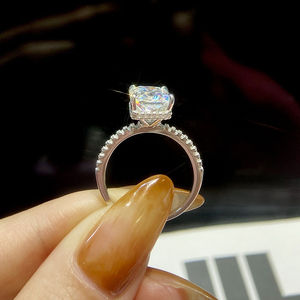 Anillo Rectangular de Plata de Ley 925 con Diamante Moissanita Brillante de 4 Quilates, Corte Radiante, Joyería de Lujo para Mujer - Product Image 4