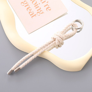 Nouveau porte-clés en cuir tressé à la main en PU, classique et polyvalent, pour téléphone portable, bagages, décoration suspendue pour femme - Product Image 5