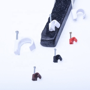 Clips de Plástico PE con Certificación FSCAT CE RoHS, Ganchos para Cables con Clavos de Acero de Alto Carbono, Fijador de Cables para <span class=keywords><strong>Pared</strong></span>, OEM ODM, Muestra Gratuita - Product Image 5