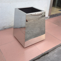 Grand pot de fleurs décoratif moderne en acier inoxydable durable pour l'extérieur, élégant pot d'arbre de jardin pour usage intérieur avec lumière LED