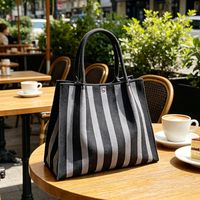 Sac fourre-tout tricoté Beach Market, 100 % polyester, tricot épais, fermeture à bouton-pression, base plate, durable et léger pour l'été, les courses et les voyages