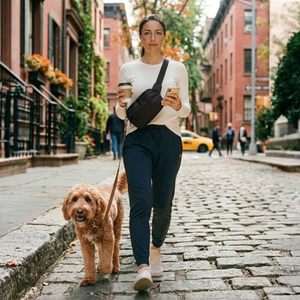 Bolsa para Pasear Perros, Manos Libres, Tipo Bandolera, con Bolsa para Premios, Porta Bolsas de Excrementos y Gancho para Correa, para Hombres - Product Image 6