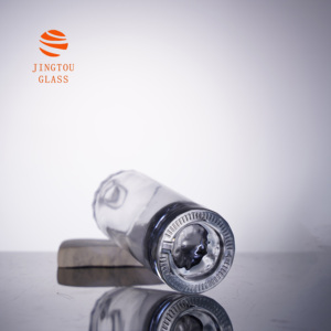 Bouteille en verre cylindrique <span class=keywords><strong>de</strong></span> 500 ml avec base en forme <span class=keywords><strong>de</strong></span> montagne tridimensionnelle, idéale pour l'emballage <span class=keywords><strong>de</strong></span> la vodka, du <span class=keywords><strong>gin</strong></span> et du whisky - Product Image 6