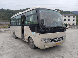 Autobús de Turismo Usado ZK6729D, 28 Asientos, Volante a la Izquierda, Motor Yuchai de 130HP con Puerta Plegable - Product Image 1