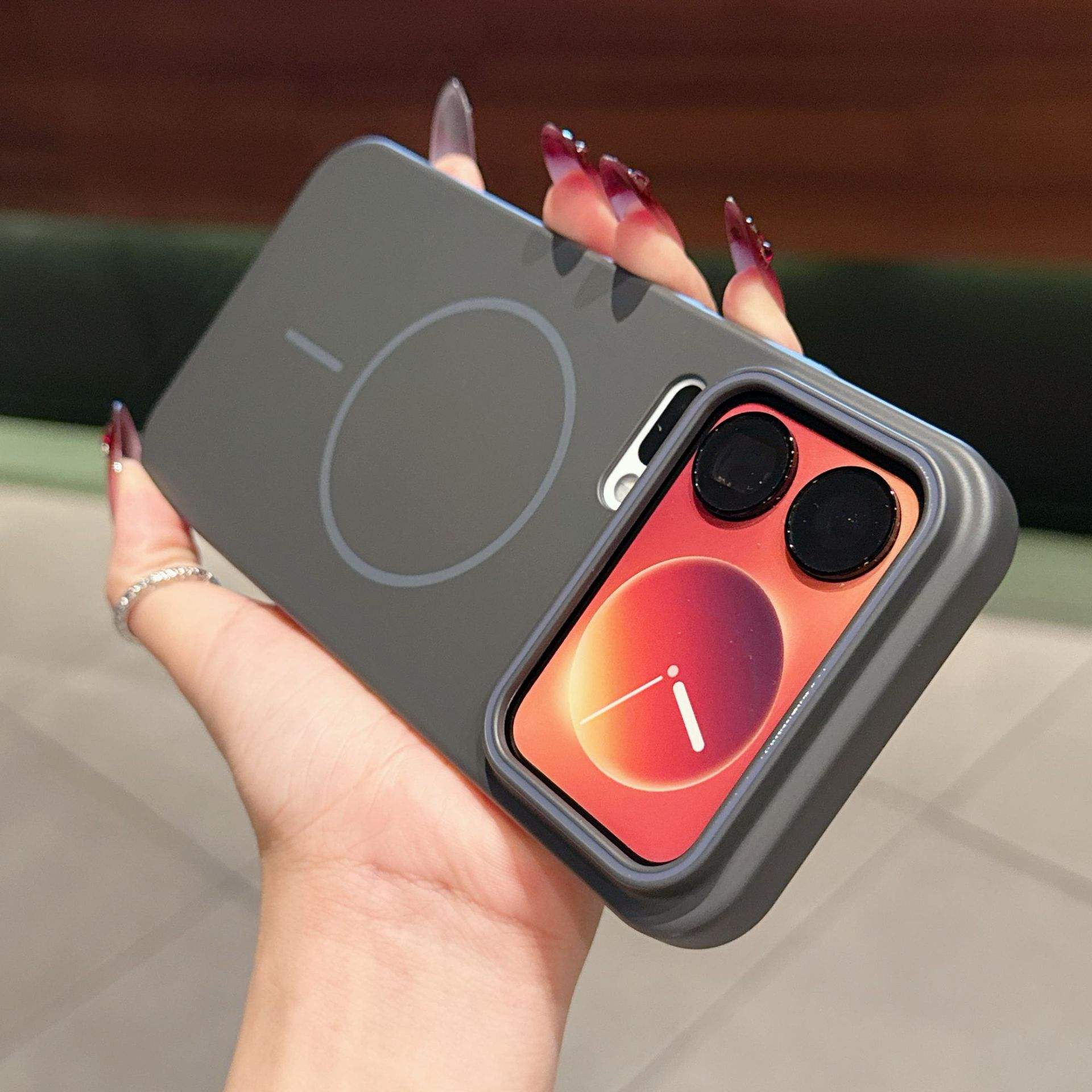 สีเทาถ่าน