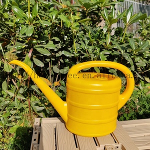<span class=keywords><strong>Annaffiatoio</strong></span> in Plastica da 1 Litro, Leggero, Giallo, <span class=keywords><strong>per</strong></span> <span class=keywords><strong>Piante</strong></span> da Giardino, <span class=keywords><strong>per</strong></span> Interni ed Esterni, con Beccuccio Lungo - Product Image 2