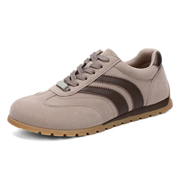 Chaussures de sport élégantes pour femme en daim, prêtes à être expédiées, semelle plate en caoutchouc, pour le quotidien, le streetwear et la marche.