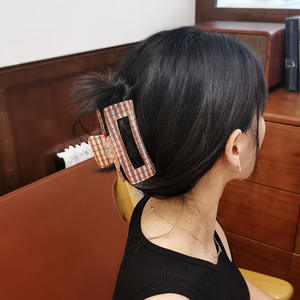 Pince à cheveux unisexe en acétate style coréen, motif quadrillé ajouré, ornée de strass, personnalisable, haute qualité, accessoire capillaire d'été - Product Image 3