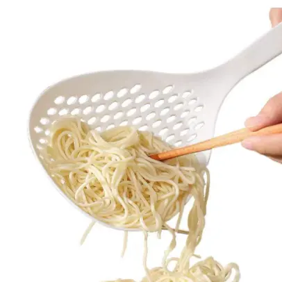 Grote Plastic Zeef Lepel Voedsel Noodle Vergieten & Strainers Italië Pasta Zeef Voor Koken En Koekenpan Met Lange Handvat