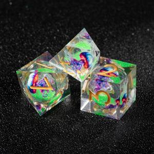 Crea tus propios <span class=keywords><strong>dados</strong></span> de resina epoxi con estuche magnético, <span class=keywords><strong>dados</strong></span> D6 mixtos al por mayor para juegos de D&D - Product Image 5