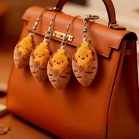 En gros, Porte-clés en peluche doux et mignon en forme de patate douce cuite, Breloque alimentaire Kawaii pour sac à dos et sac à main, et cadeau quotidien