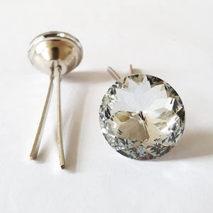 Économie de prix de quincaillerie de meubles <span class=keywords><strong>Bouton</strong></span> de tapisserie d'ameublement en cristal Fleur <span class=keywords><strong>Bouton</strong></span> de clou en cristal pour meubles - Product Image 1