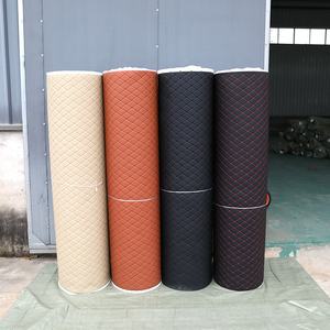 Tapis de sol de voiture en faux <span class=keywords><strong>cuir</strong></span> <span class=keywords><strong>matelassé</strong></span>, emballage en rouleaux avec différents design sur mousse, nouveauté - Product Image 1