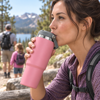 Bouteille isotherme OEM 30oz à double ouverture en acier inoxydable avec poignée supérieure large et base compatible porte-gobelet pour cadeaux d'équipes sportives