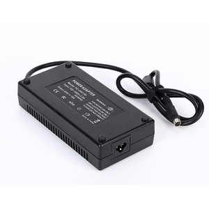 מתאם מתח גבוה 12V 20A 240W AC/DC בקופסת פלסטיק עבור LED/CCTV - Product Image 1