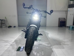 Popolare negozio di motociclette usate specializzato in motocicli retrò, streebike, benzina, 450cc due cilindri sportivi - Product Image 3