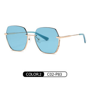 Lunettes de <span class=keywords><strong>soleil</strong></span> de luxe à la mode pour femmes Demi-monture Métal Or ou Blanc Couleur Lunettes élégantes - Product Image 4