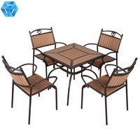 Tables et chaises de fête d'extérieur en plastique modernes Ensemble de table basse Meubles de patio carrés pour une utilisation en entrée