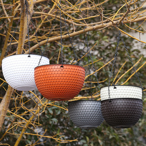 Jardinière suspendue en résine alvéolée résistante aux UV GT33 avec drainage interne et <span class=keywords><strong>suspension</strong></span> à triple chaîne, <span class=keywords><strong>pot</strong></span> <span class=keywords><strong>de</strong></span> <span class=keywords><strong>fleurs</strong></span> rond en plastique - Product Image 6