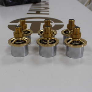 कोमात्सु खुदाई के लिए PC400-7 PC450-7 थर्मोस्टेट 600-421 6630 6d125 6d140 थर्मोस्टेट - Product Image 1