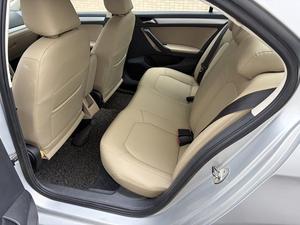 Auto Usado <span class=keywords><strong>Jetta</strong></span> 2013, 1.6L, Automático, Edición Comfort, 4 Puertas, 5 Plazas, Sedán, Tracción Delantera, Bajo Consumo de Combustible, para Exportación Global, Pedidos al por Mayor - Product Image 6