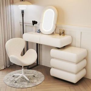 Coiffeuse moderne rose avec miroir LED et piédestal, table de maquillage pour chambre à coucher - Product Image 3