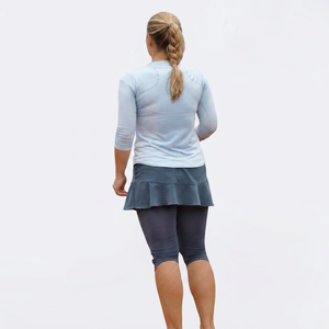 Vente en gros de vêtements de tennis avec impression numérique du logo avant personnalisé pour femmes chemises et hauts pas cher 100% polyester - Product Image 1