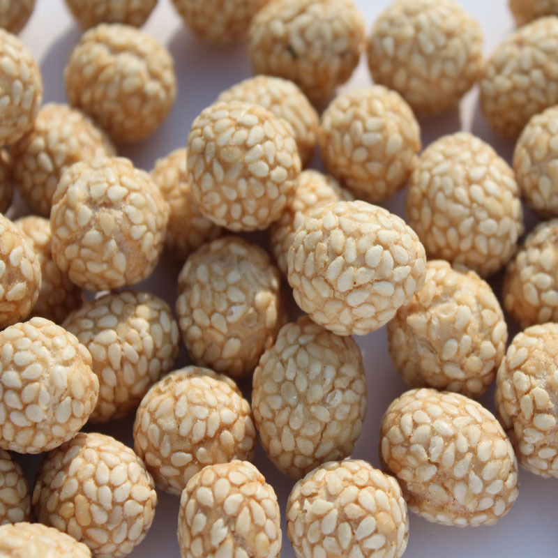 Colorful Baked Sesame Coated Peanuts Snack