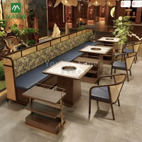 Ensemble de salle à manger en rotin de style sud-est asiatique, banquettes en bois, table et chaises en marbre, adapté aux restaurants commerciaux de hot pot
